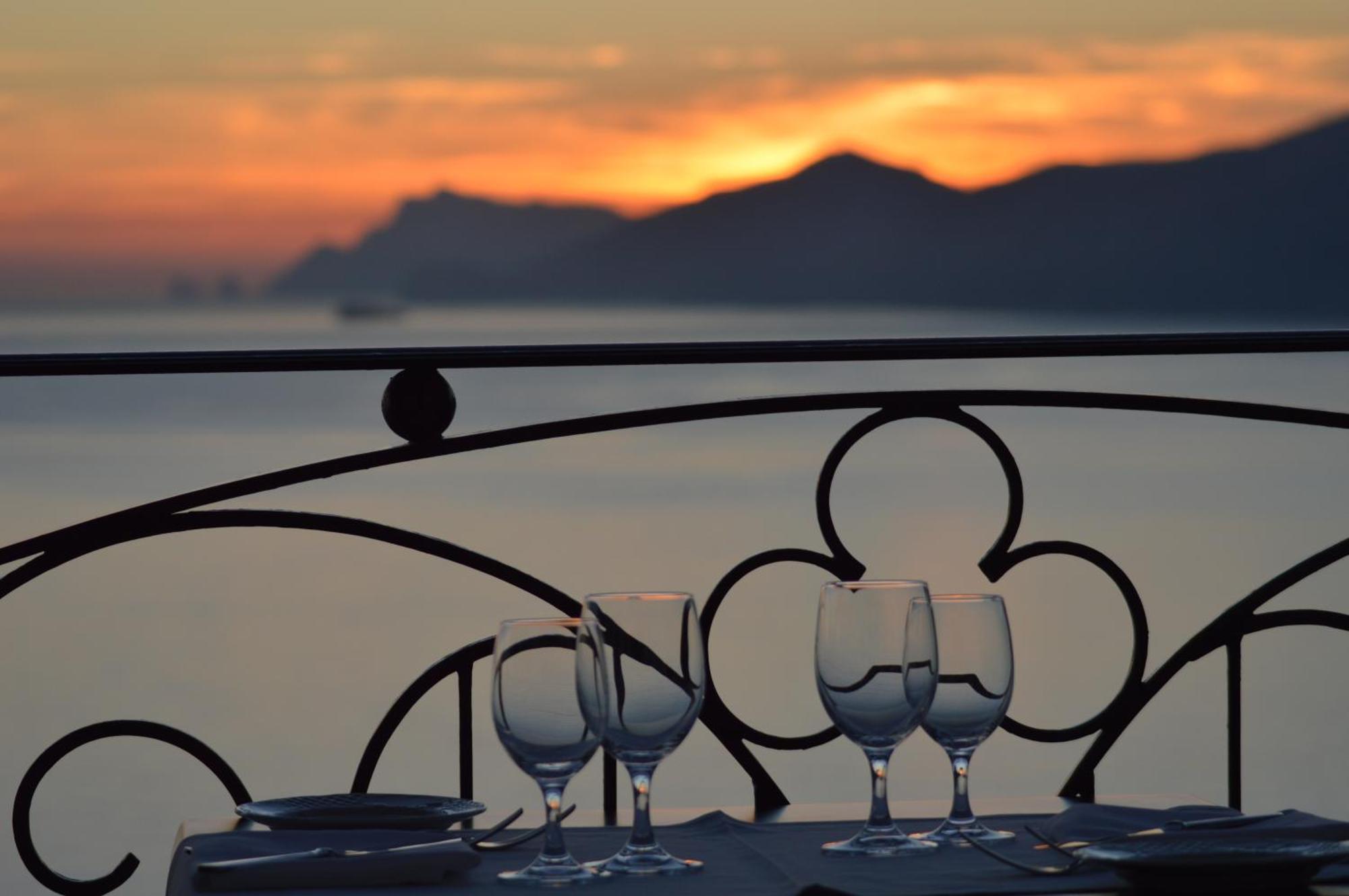 Tramonto D'Oro Hotel Praiano Bagian luar foto