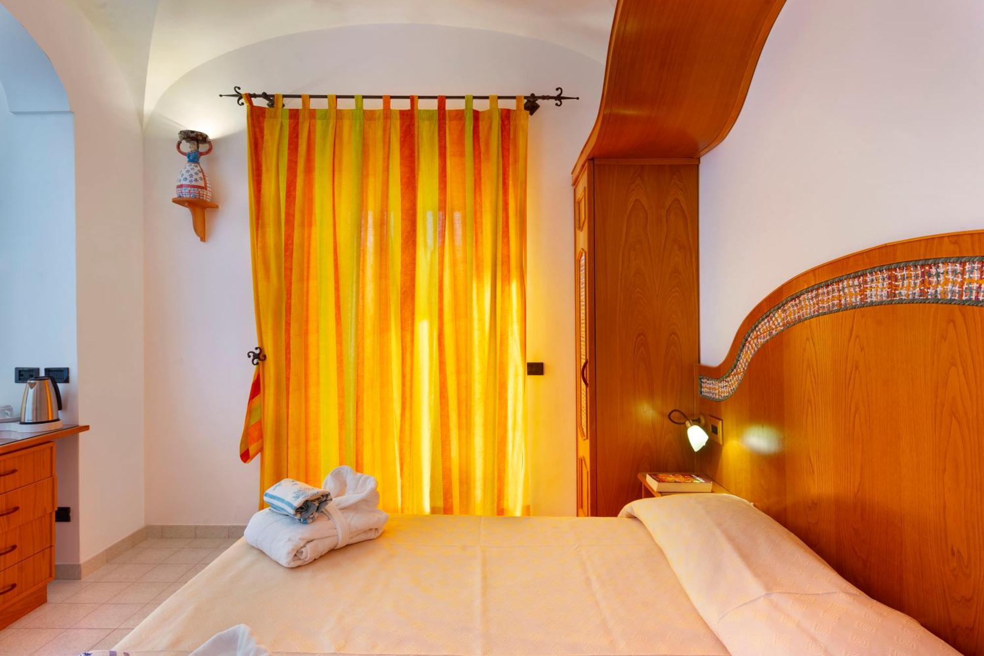 Tramonto D'Oro Hotel Praiano Bagian luar foto